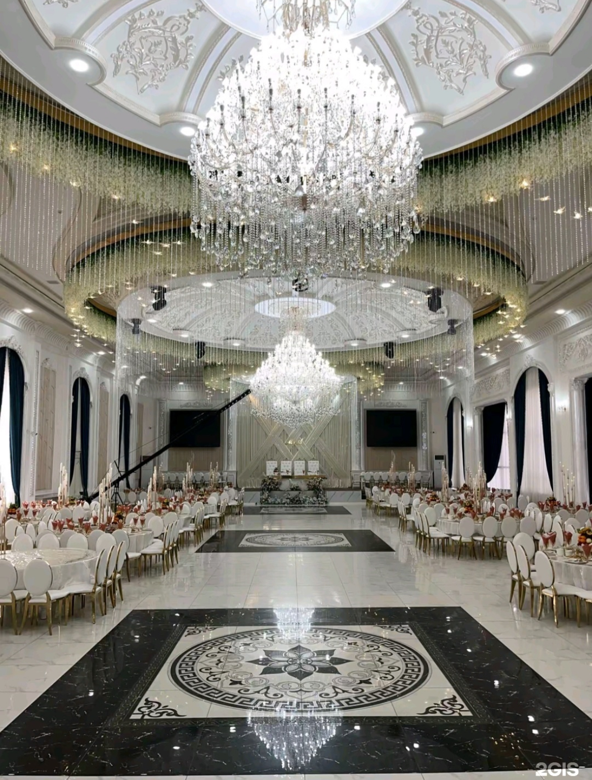 Grand hall Almaz